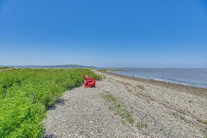 House (2 Bedrooms) | Interior - Coastal Portsmouth Home w/ Bay Access Near Newport (Portsmouth)
