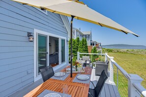 House (2 Bedrooms) | Interior - Coastal Portsmouth Home w/ Bay Access Near Newport (Portsmouth)