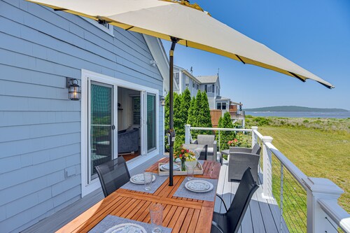 Coastal Portsmouth Home w/ Bay Access Near Newport