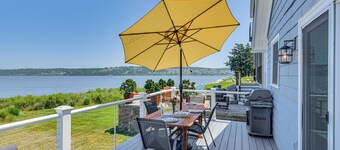Coastal Portsmouth Home w/ Bay Access Near Newport