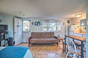 Apartment (0 Bedroom) | Interior