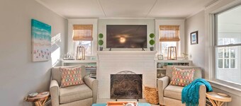 Cozy Coastal Cottage: 5 Mi to Narragansett Beach!