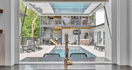 Tranquil Shores Estate, Luxury Lakefront Compound w/ Heated Salt Pool, Hot Tub, Dock!