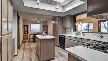 Nhà (4 Bedrooms) | Nội thất