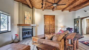 House (4 Bedrooms) | Front of property