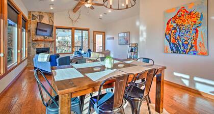 Updated Cabin w/ 360-degree Mtn View: 1 Mi to Lake