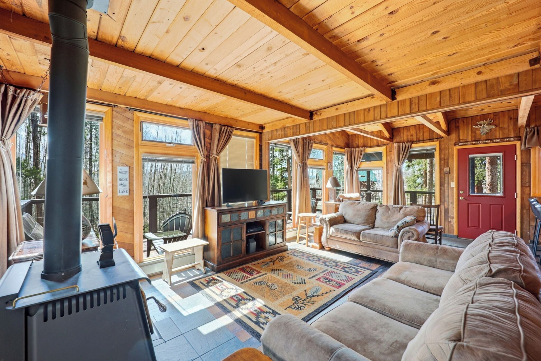 House (4 Bedrooms) | Interior
