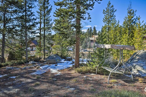 Large Home on 1 Acre: 2 Mi to Grand Lake Village