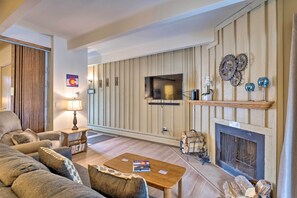 Apartment (2 Bedrooms) | Interior - 1 Mi to Dillon Reservoir: Condo Retreat in Frisco! (Frisco)