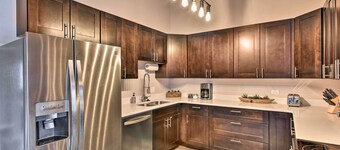 Buena Vista Condo: 1/2 Mile to River & Main St!