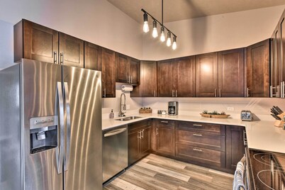 Buena Vista Condo: 1/2 Mile to River & Main St!