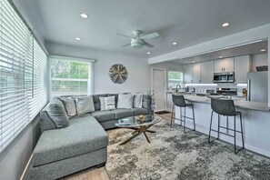 Apartment (1 Bedroom) | Living area | TV, books - Mod San Diego Apt w/ Patio - Walk to Harbor! (San Diego)