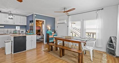 1 Mi to Shore: Bright Jamaica Beach Getaway!