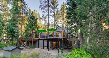 Truckee Family Home, Walk to Lake + 5 Mi to Skiing