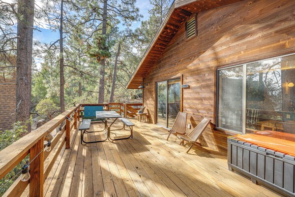 Idyllwild Cabin W/ Deck & Tahquitz Peak Views - Cabazon, CA