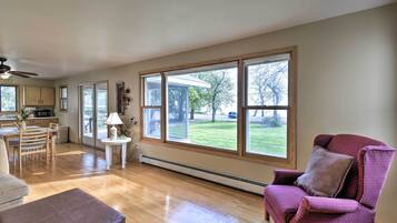 House (2 Bedrooms) | Interior