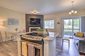 Apartment (1 Bedroom) | Interior - Keystone Condo w/ Patio & Mountain Views! (Dillon)