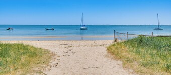 Distinctive Hamptons Home w/ Pool Near Bay, Ocean