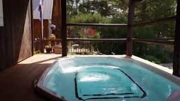 Bain à remous extérieur