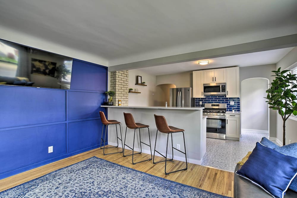 Mpls Duplex w/ Wifi & Kitchen: 5 Mi to Dtwn! - Bde Maka Ska North Beach, MN