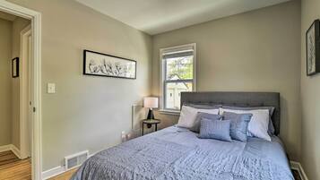 House (2 Bedrooms) | Interior