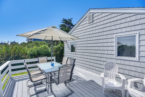 Quaint Coastal Cottage With Patio! - Rhode Island