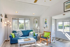 Cottage (3 Bedrooms) | Interior - Quaint Coastal Cottage With Patio! (Charlestown)