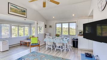 Cottage (3 Bedrooms) | Interior