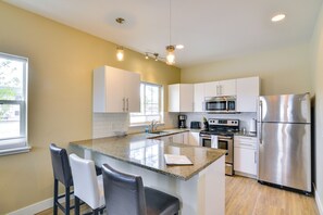 Apartment (2 Bedrooms) | Interior - Downtown Buena Vista Condo: Walk to River & Cafes! (Buena Vista)