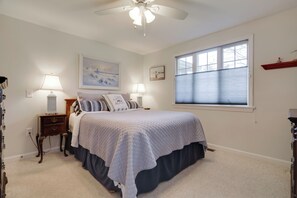 House (3 Bedrooms) | Interior - Westerly Retreat ~ 1/4 Mi to Private Beach! (Westerly)