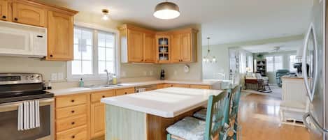 House (3 Bedrooms) | Interior