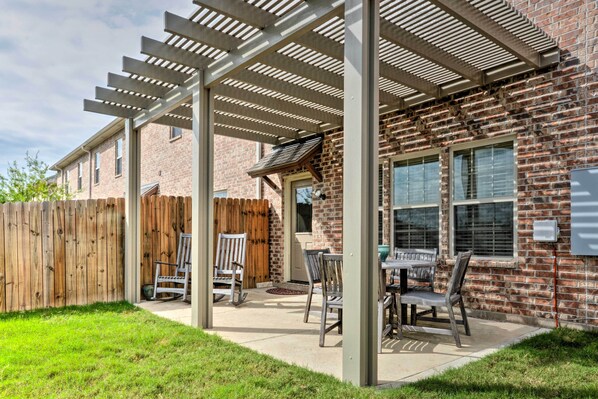 Apartment (4 Bedrooms) | Front of property