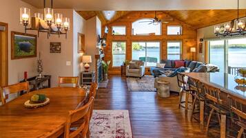 House (4 Bedrooms) | Front of property