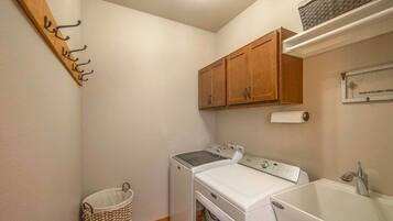 Casa (4 Bedrooms) | Interior