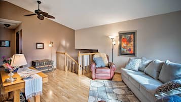 ํ์ฐ์ค (3 Bedrooms) | ๋ด๋ถ