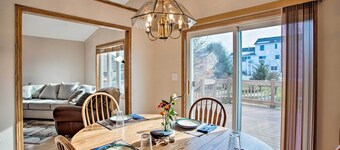 Suburban Gem W/yard+deck 5Mi From Dtwn Rochester!