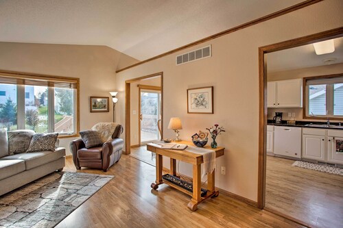 Suburban Gem W/yard+deck 5Mi From Dtwn Rochester!