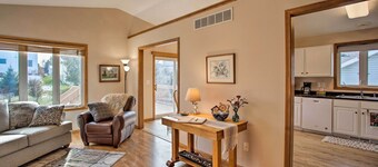 Suburban Gem W/yard+deck 5Mi From Dtwn Rochester!
