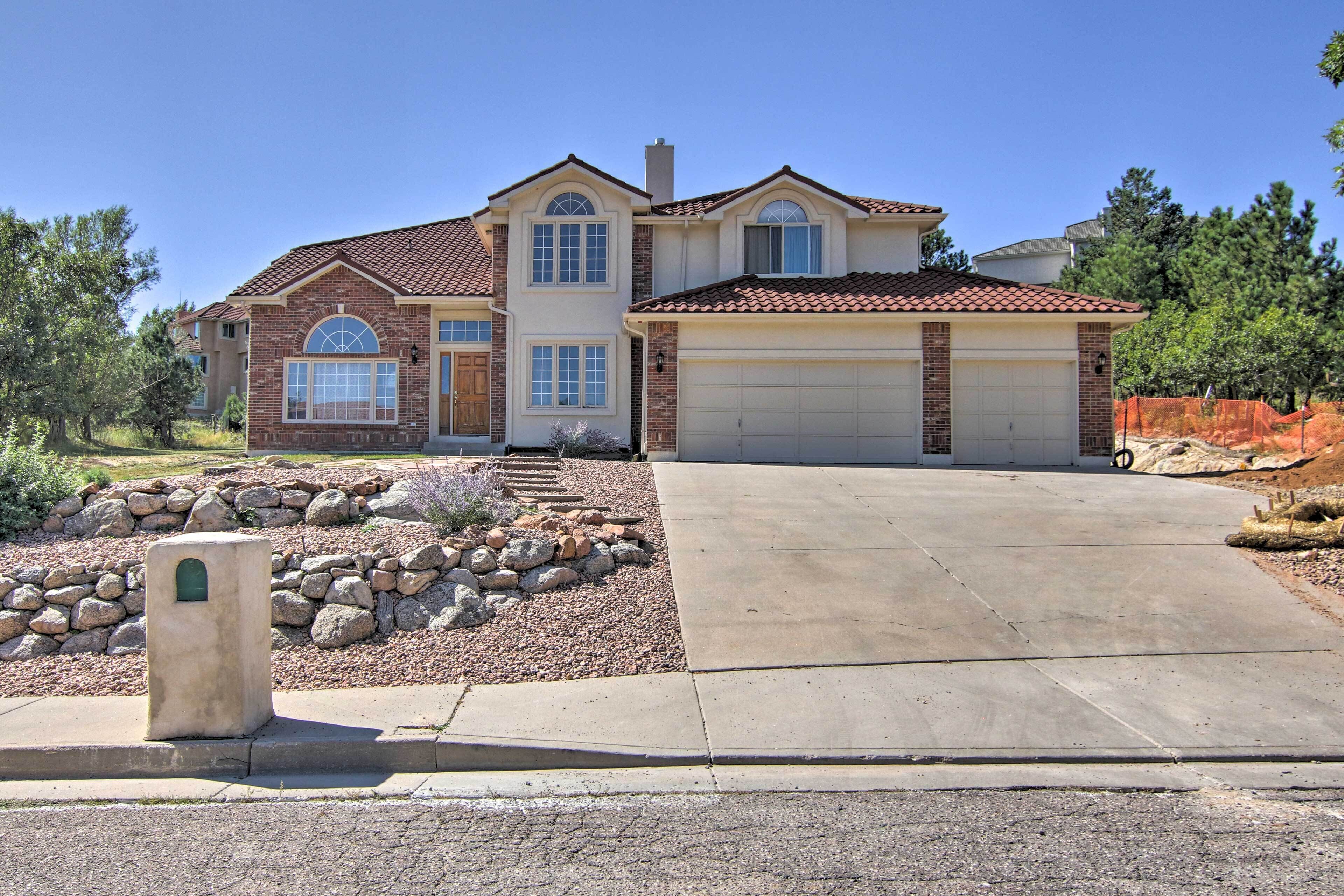 Apartment (3 Bedrooms) | Front of property