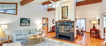 Spacious Kiawah Island Home w/ Deck, Walk to Beach