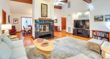 Spacious Kiawah Island Home w/ Deck, Walk to Beach