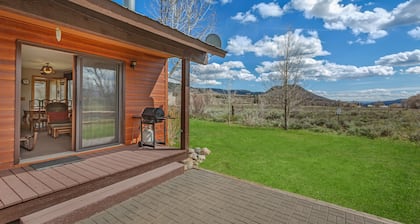 Fish Hook - Cozy cabin tucked in the mountains