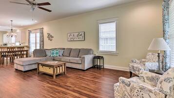 House (2 Bedrooms) | Interior