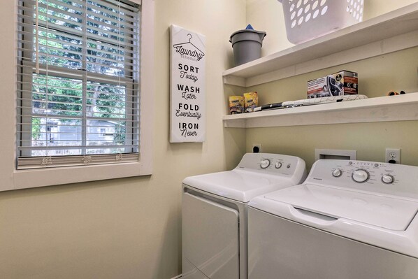 Interior - 2 Mi to Dauphin St! Charming Home in Mobile (Mobile)