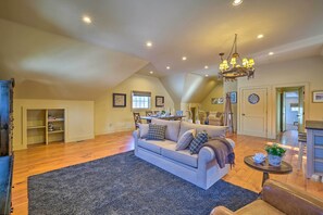 Apartment (1 Bedroom) | Interior