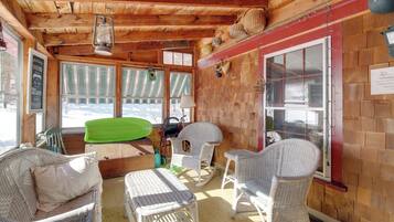 House (5 Bedrooms) | Interior