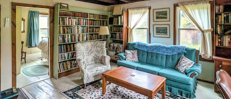 House (5 Bedrooms) | Interior