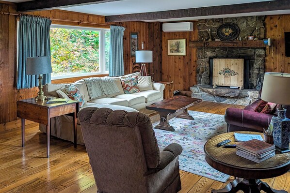 Interior - Chester Farmhouse on 100 Acres, 15 Min to Okemo! (Chester)