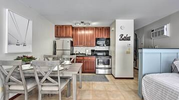 Apartment (0 Bedroom) | Interior