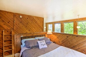 Apartment (0 Bedroom) | Interior - Cozy Studio Near Hiking & Skiing, Walk to Downtown (Mount Shasta)